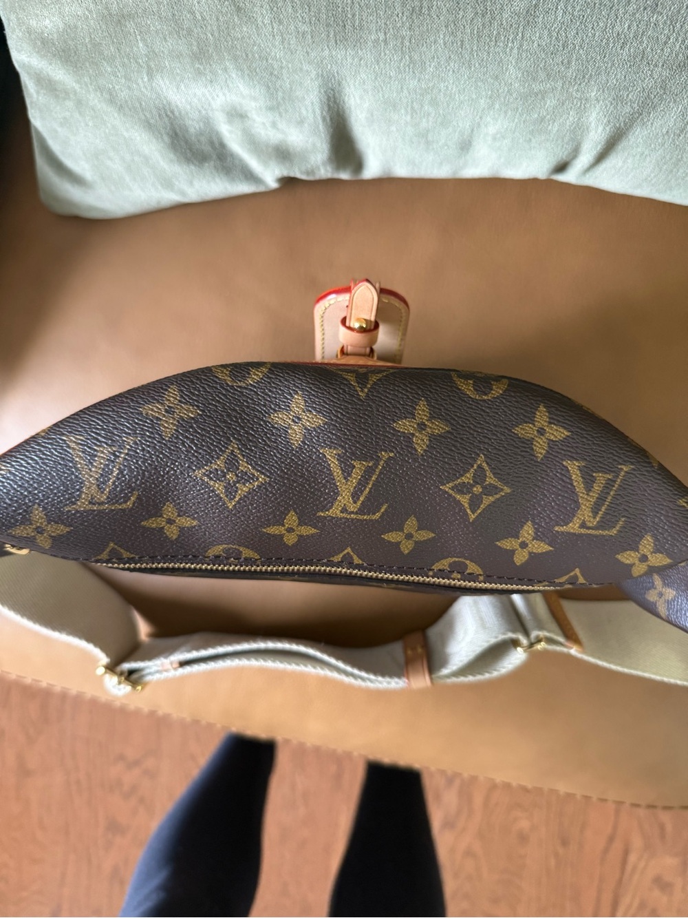 Louis Vuitton Monogram High rise bumbag - Picture 11 of 16